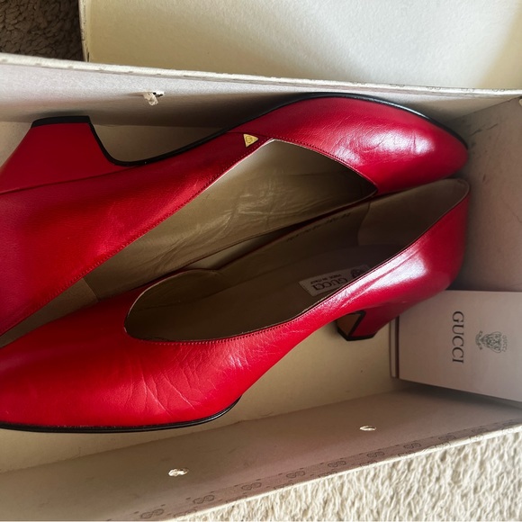 Vintage Gucci Pumps - Picture 1 of 5